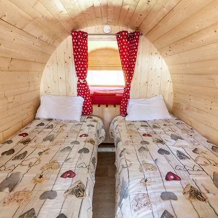Camping De Tournus - Drole De Cabane Buitenkant foto