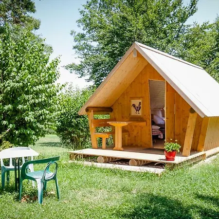 Camping De Tournus - Drole De Cabane Buitenkant foto