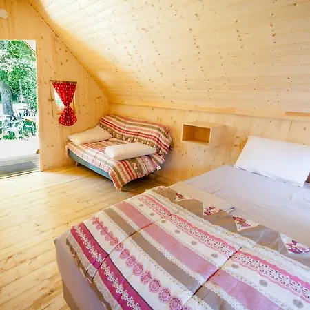 Camping De Tournus - Drole De Cabane Buitenkant foto