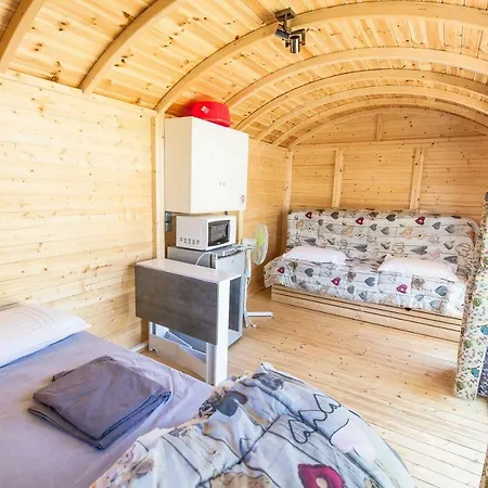 Camping De Tournus - Drole De Cabane Buitenkant foto