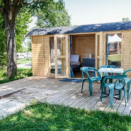 Camping De Tournus - Drole De Cabane Buitenkant foto