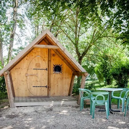 Camping De Tournus - Drole De Cabane Buitenkant foto