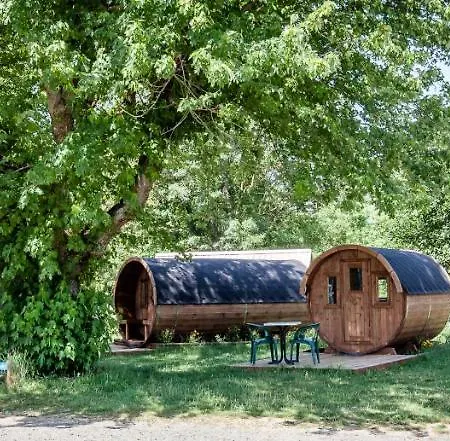Camping De Tournus - Drole De Cabane Buitenkant foto