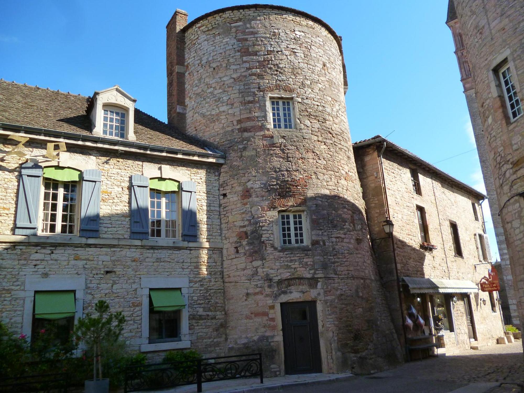 Lodge De - Drole De Tournus