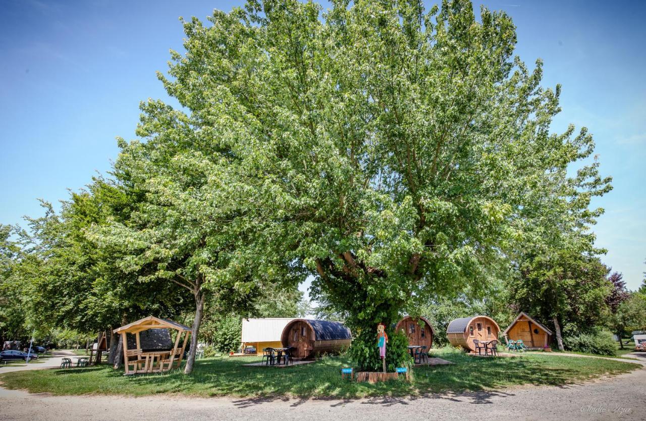 De - Drole De Lodge Tournus